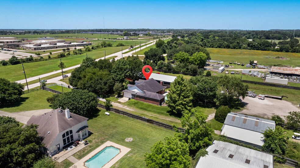 More Photos Of 20240 Cypress Rosehill Rd, Tomball Office Residential For Lease