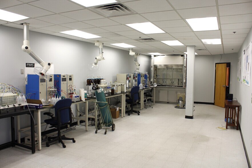 More Photos Of 900 Technology Park Dr, Billerica Office For Lease