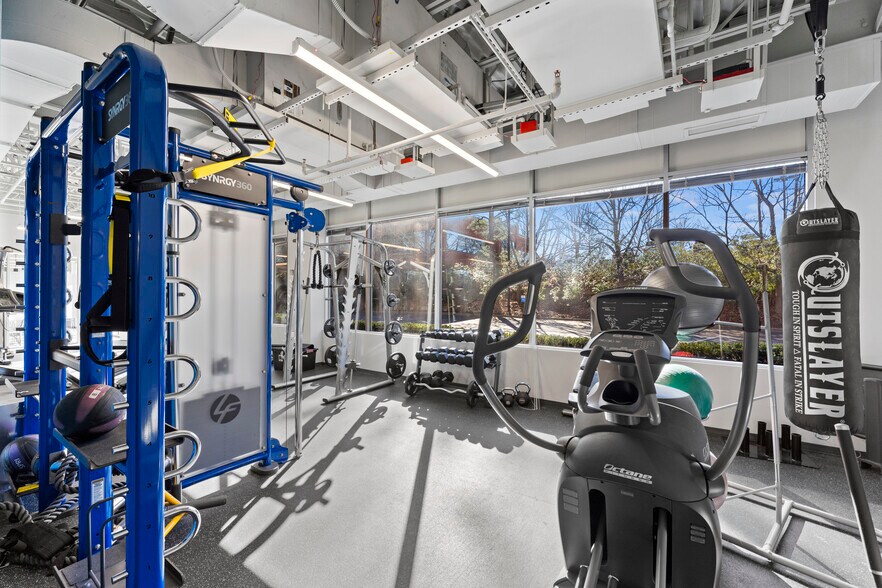 More Photos Of 5520 Capital Center Dr, Raleigh Office For Sale