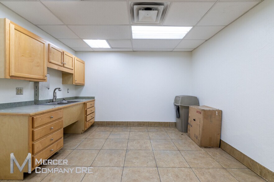 More Photos Of 400 Glade Ave, Oklahoma City Manufacturing For Lease