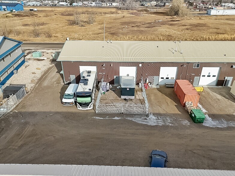 More Photos Of 130 Canal Gdns, Strathmore Warehouse For Sale