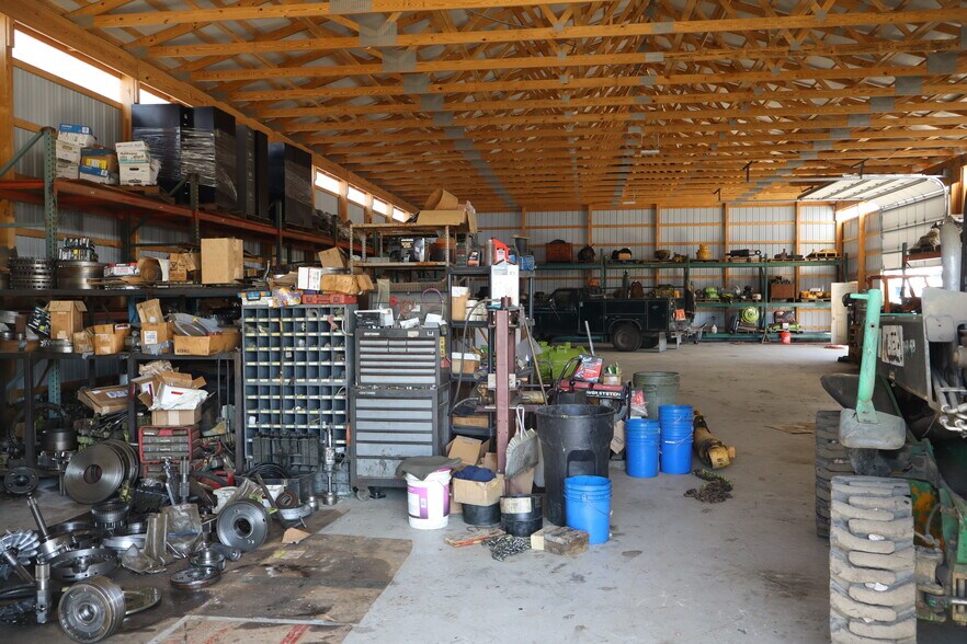 More Photos Of Catasauqua Ave., Whitehall Warehouse For Lease