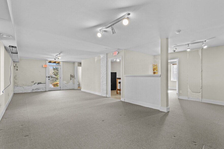 More Photos Of 90 E Moreno St, Buford Office Residential For Sale