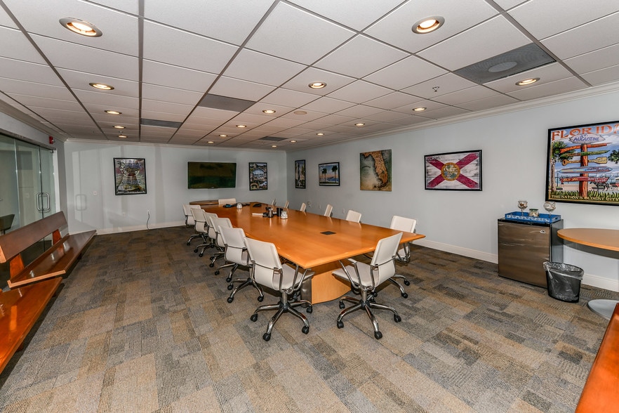 More Photos Of 2313 W Violet, Tampa Medical For Lease