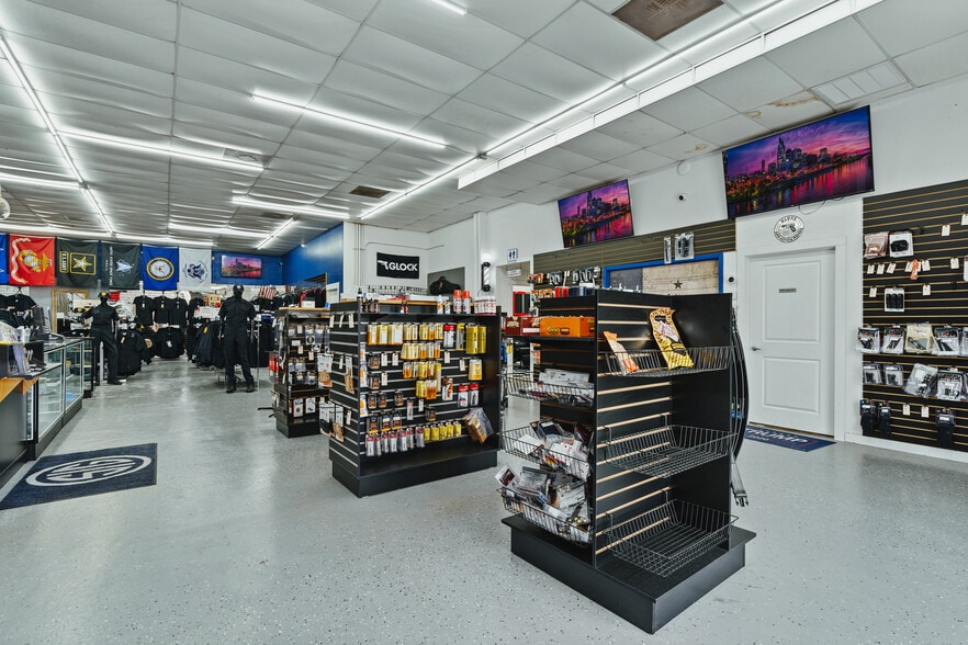 More Photos Of 701 S Frio St, San Antonio Warehouse For Lease