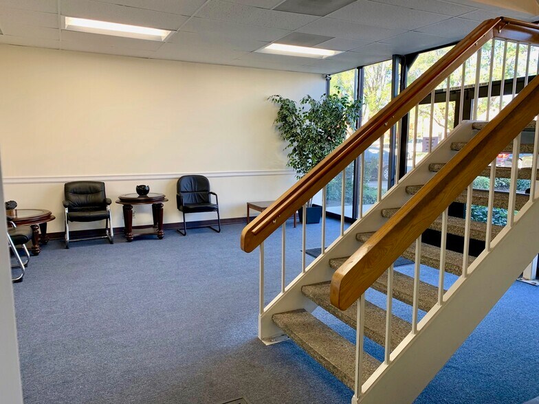 More Photos Of 21100 Superior St, Chatsworth Industrial For Lease