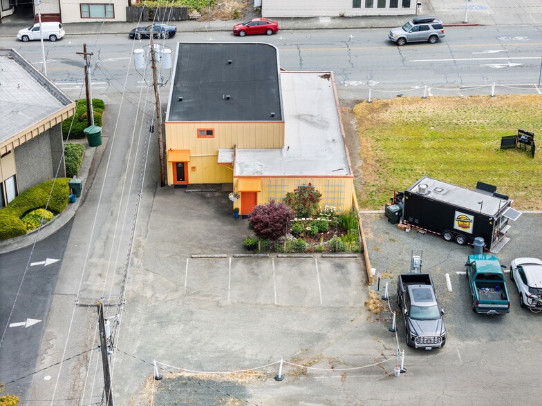 More Photos Of 710 S Lincoln St, Port Angeles General Retail For Sale