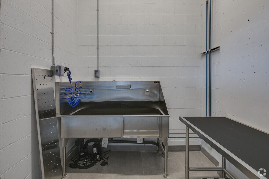 More Photos Of 325 Royal Commons, Victoria Apartments For Lease