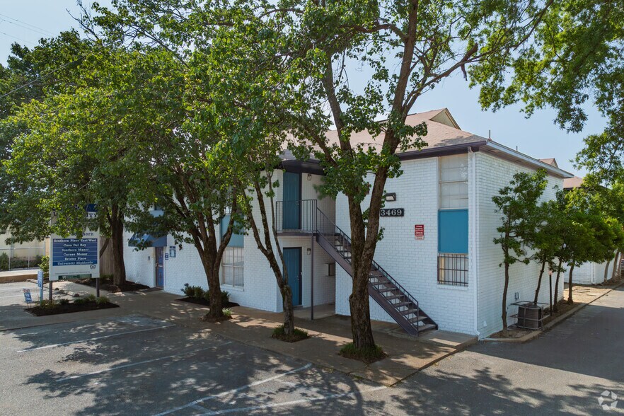 Primary Photo Of 3467-3469 Southern Ave, Memphis Apartments For Sale