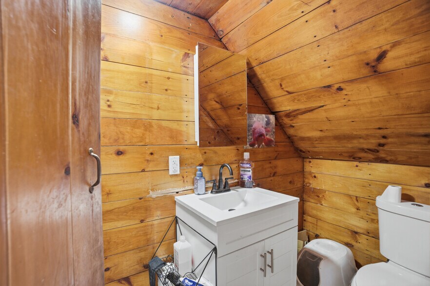 More Photos Of 130 Water St, Warren Apartments For Sale