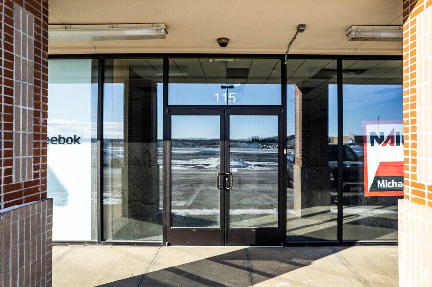 More Photos Of 301 W 6th Ave, Monroe Storefront For Lease