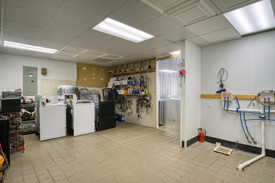 More Photos Of 608 Church St, Concord Fast Food For Sale