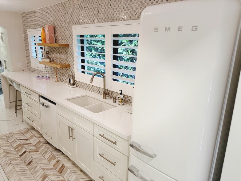 More Photos Of 301 SW 7th St, Fort Lauderdale Office For Sale