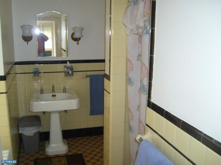 More Photos Of 46 Hilltown Pike, Line Lexington Office For Sale