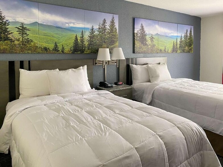 More Photos Of 2003 Athena Ct, Greensboro Hotel For Sale