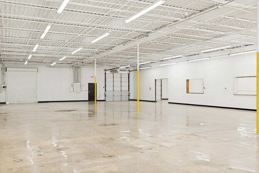 More Photos Of 417 N Interurban St, Richardson Warehouse For Sale