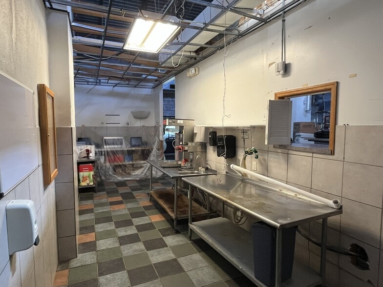 More Photos Of 9800 Front Beach Rd, Panama City Restaurant For Lease