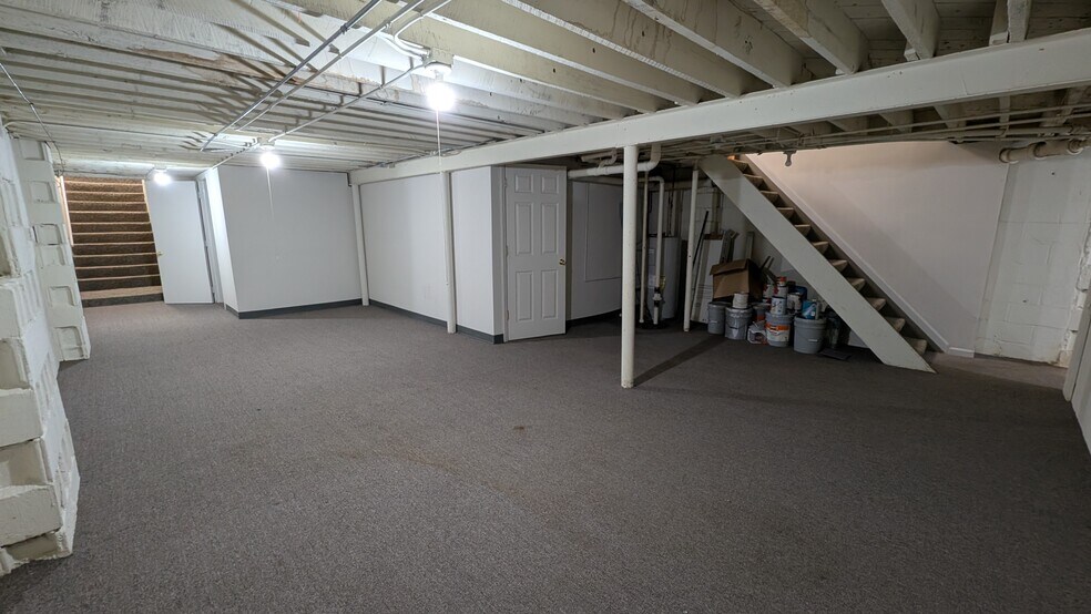 More Photos Of 211 N Dixie Way, South Bend Freestanding For Sale