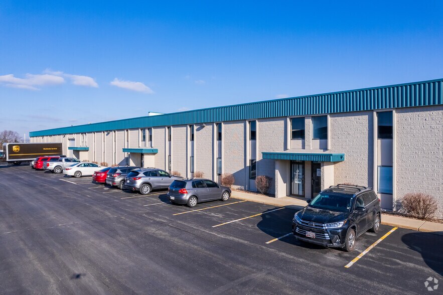 More Photos Of 16300-16350 W Glendale Dr, New Berlin Industrial For Sale