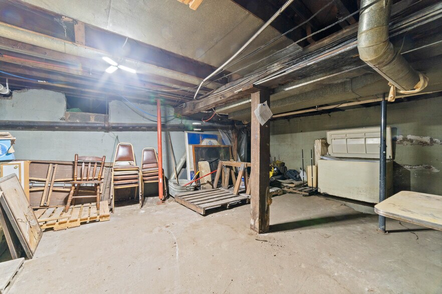 More Photos Of 1321 Commonwealth Ave, Duluth Storefront For Sale