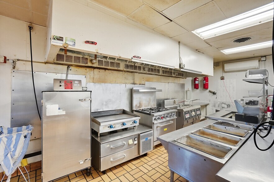 More Photos Of 1535 Xenia Ave, Yellow Springs Restaurant For Sale