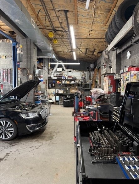 More Photos Of 449 Derby Ave, West Haven Auto Repair For Lease