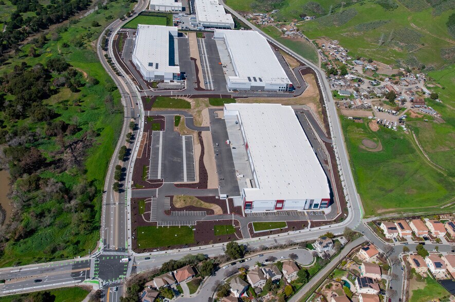 More Photos Of 550 Piercy Rd, San Jose Unknown For Lease