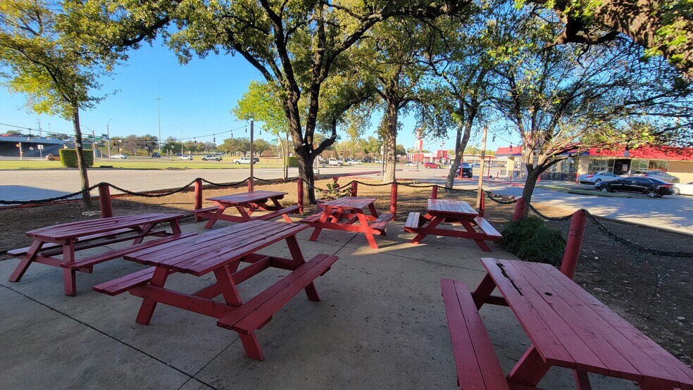 More Photos Of 351 Palm Valley Blvd, Round Rock Restaurant For Lease