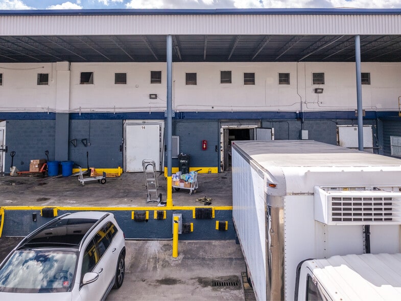 More Photos Of 500 NE 185th St, Miami Refrigeration Cold Storage For Lease