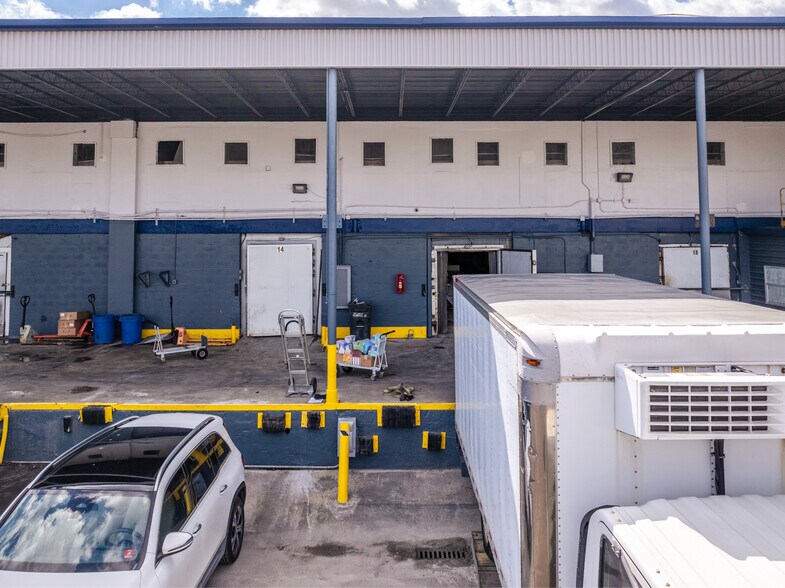 More Photos Of 500 NE 185th St, Miami Refrigeration Cold Storage For Lease