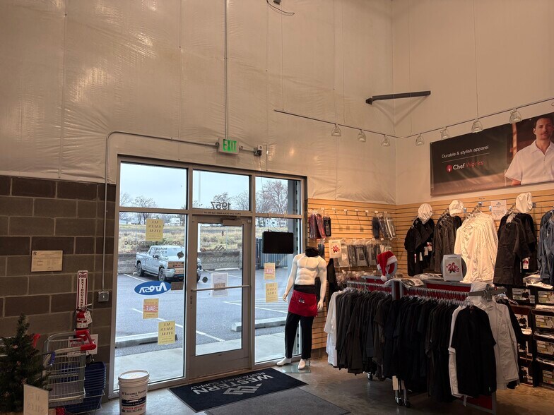 More Photos Of 1953-1977 Fowler St, Richland Service For Lease