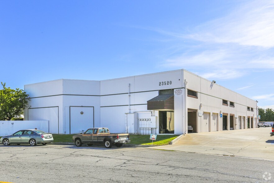 More Photos Of 23510 Telo Ave, Torrance Warehouse For Lease