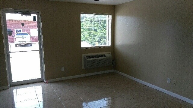 More Photos Of 1408 S Fretz Ave, Edmond Industrial For Sale