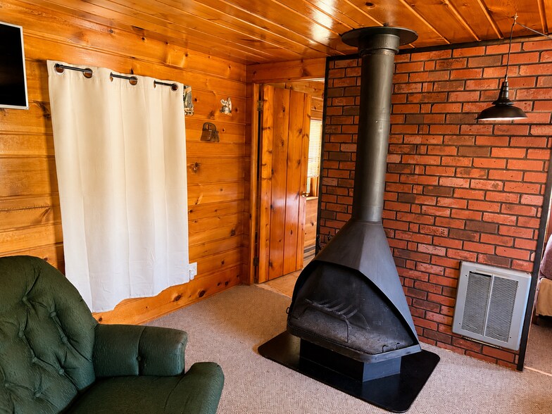 More Photos Of W17461 Norton Rd, Gould City Hotel For Sale