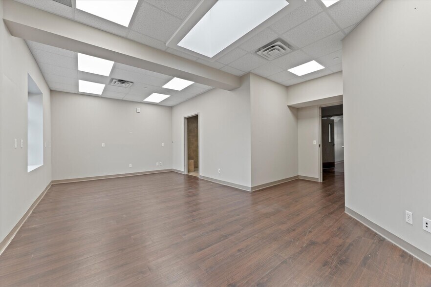 More Photos Of 736-744 Ouellette Av, Windsor Storefront For Sale