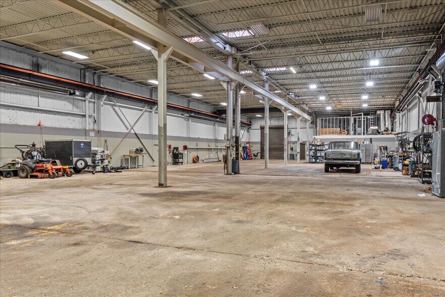 More Photos Of 59230 Havenridge Rd, New Haven Manufacturing For Sale