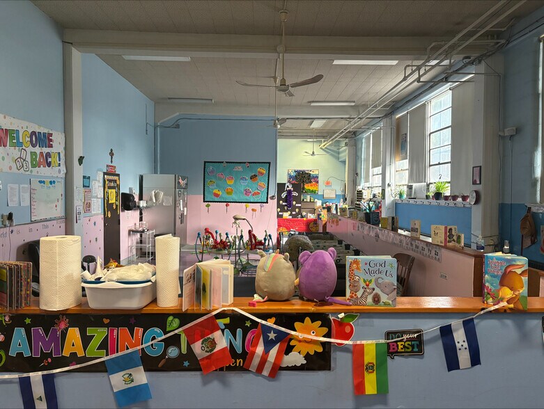 More Photos Of 251 Fountain St, Philadelphia Schools For Lease