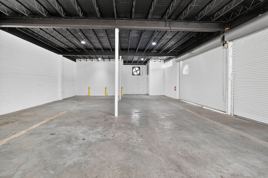 More Photos Of 4029 NW 25th St, Miami Warehouse For Lease