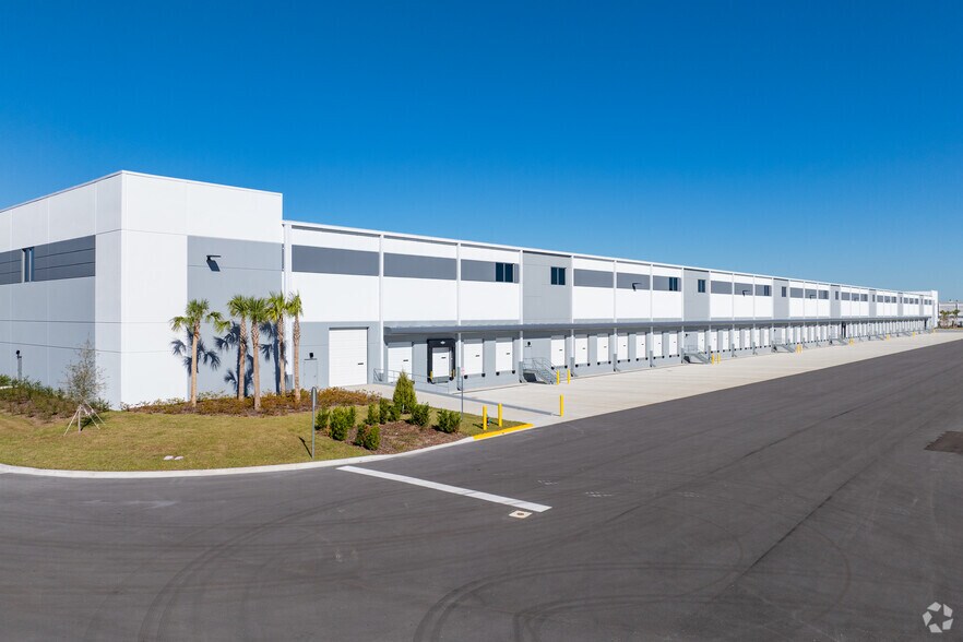 More Photos Of 8660 Transport Dr, Orlando Warehouse For Lease