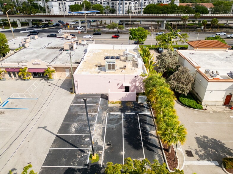 More Photos Of 1586 S Dixie Hwy, Coral Gables Restaurant For Lease