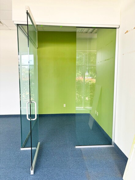 More Photos Of 1200 Sam Rittenberg Blvd, Charleston Supermarket For Lease