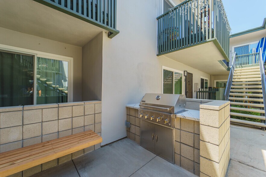 More Photos Of 3167 Landis St, San Diego Apartments For Sale