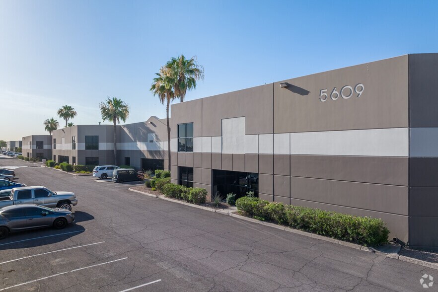 More Photos Of 5701 W Latham St, Phoenix Unknown For Lease