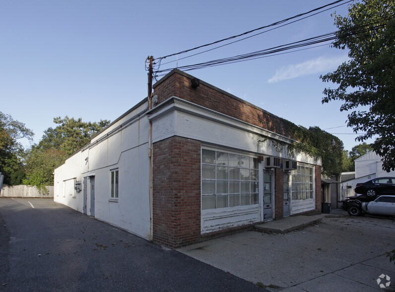 Primary Photo Of 193 W Hills Rd, Huntington Station Loft Creative Space For Sale