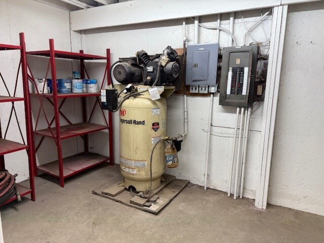 More Photos Of 447 N Old State Road 2, Valparaiso Warehouse For Lease