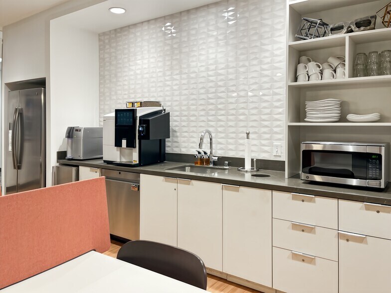 More Photos Of 5000 Birch St, Newport Beach Coworking Space