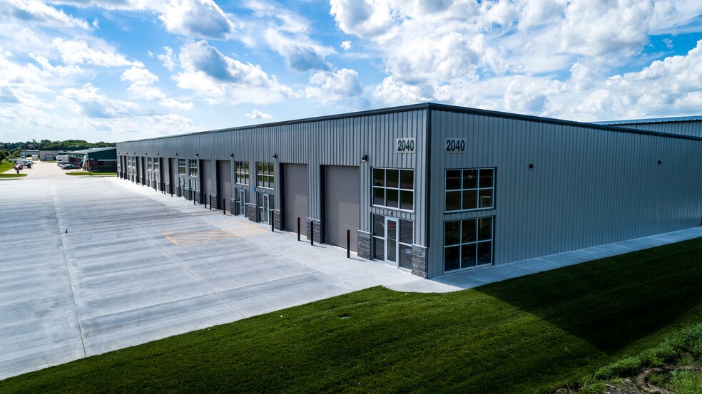 More Photos Of 2040 SW 5th St, Lincoln Distribution For Lease