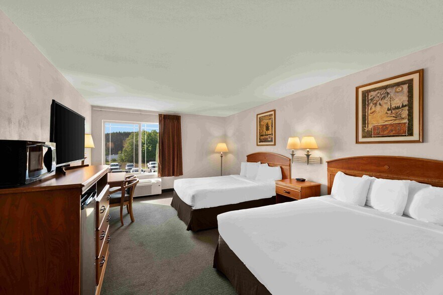 More Photos Of 1738 Comfort Dr, Tomahawk Hotel For Sale