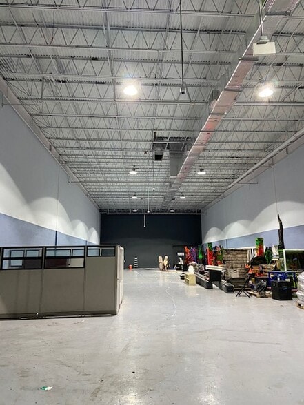 More Photos Of 5300 N Powerline Rd, Fort Lauderdale Warehouse For Lease