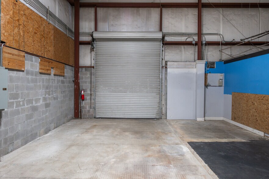 More Photos Of 11366 Trade Ct, Jacksonville Warehouse For Lease